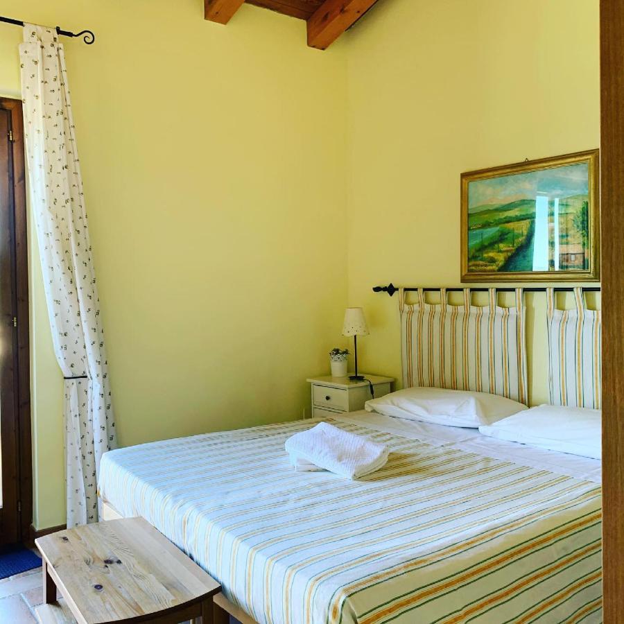 Bed and Breakfast Casale Terre Rosse Saturnia Exterior foto