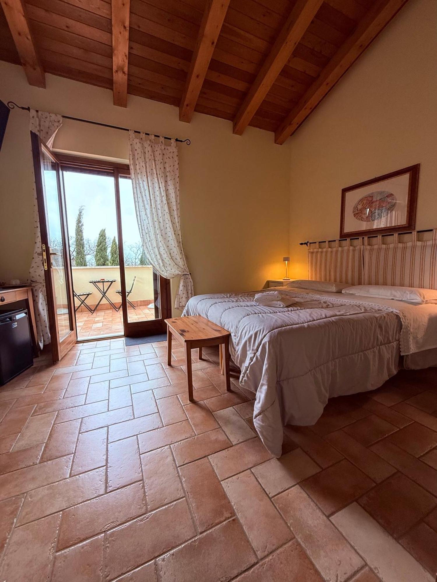 Bed and Breakfast Casale Terre Rosse Saturnia Exterior foto